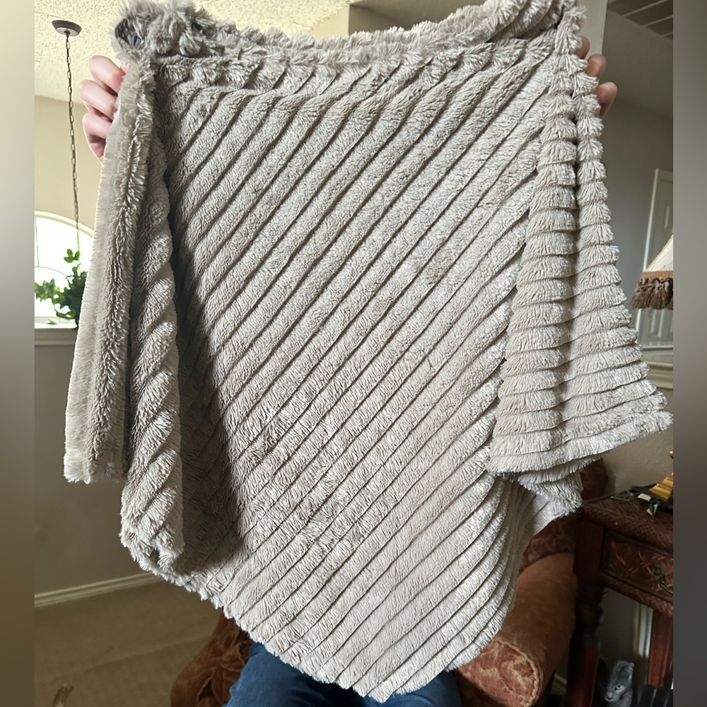Black Rivet Faux Fur Poncho